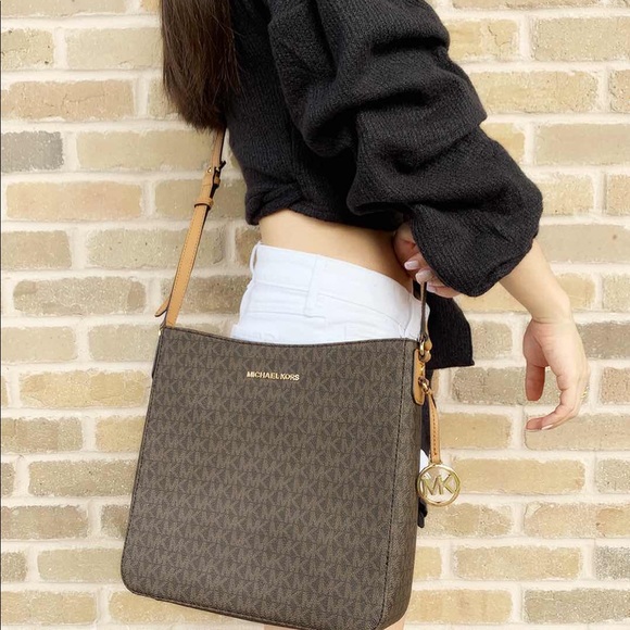 Michael Kors Large Messenger Bag Crossbody  MK - Picture 2 of 8
